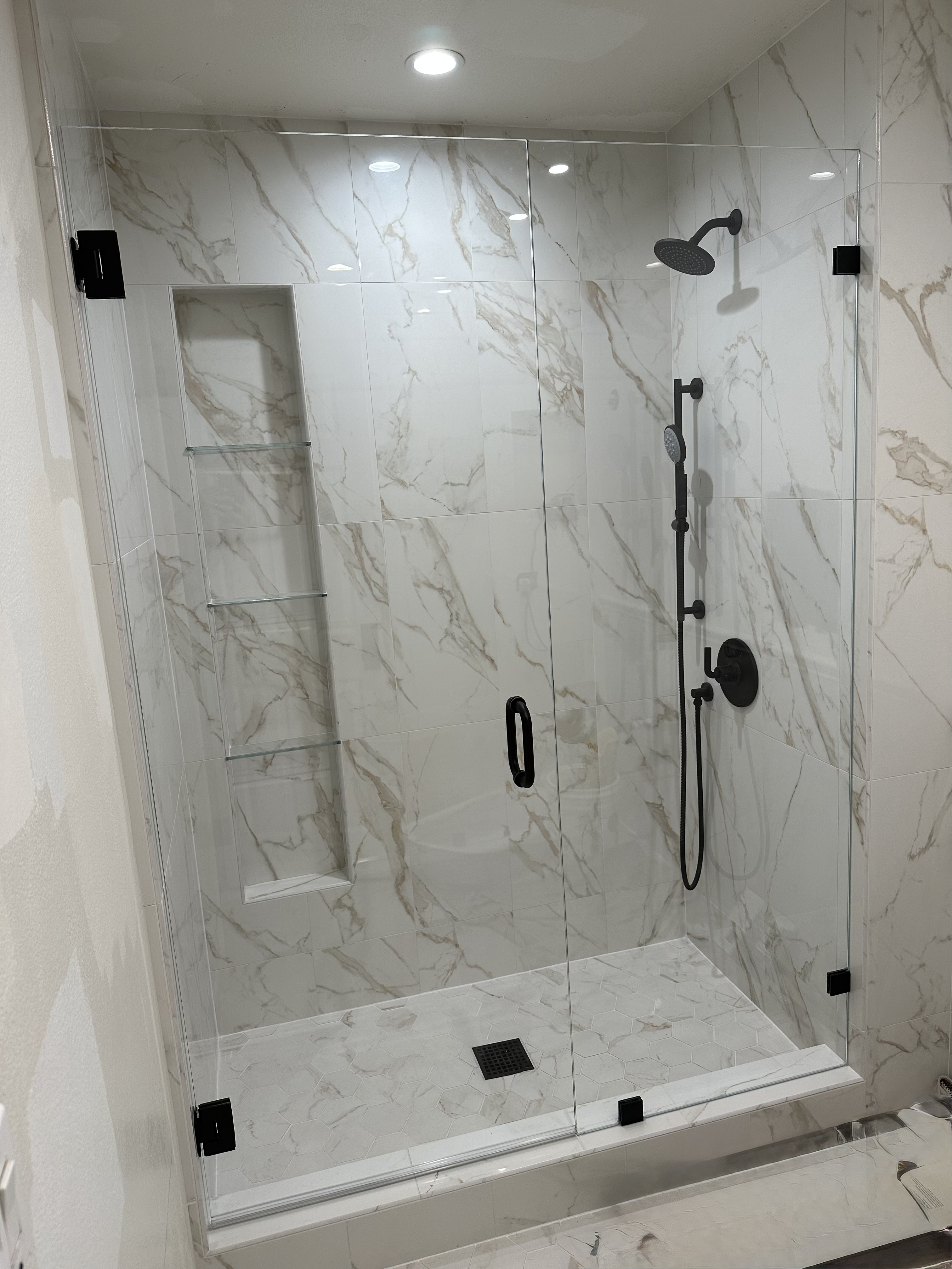Frameless shower doors